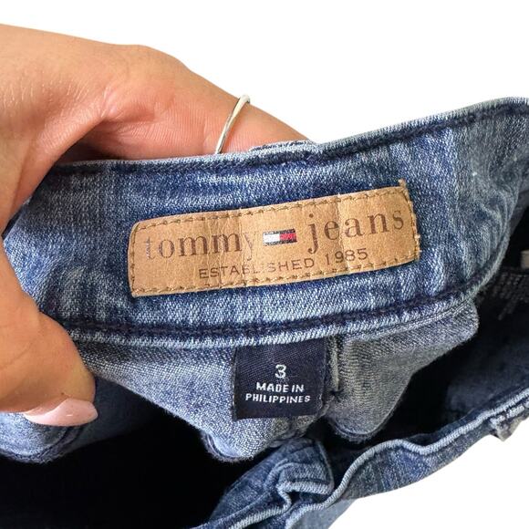 Tommy Hilfiger Juniors Y2K Low Rise Flared Wide Leg Cargo Pocket Jeans - Picture 9 of 9